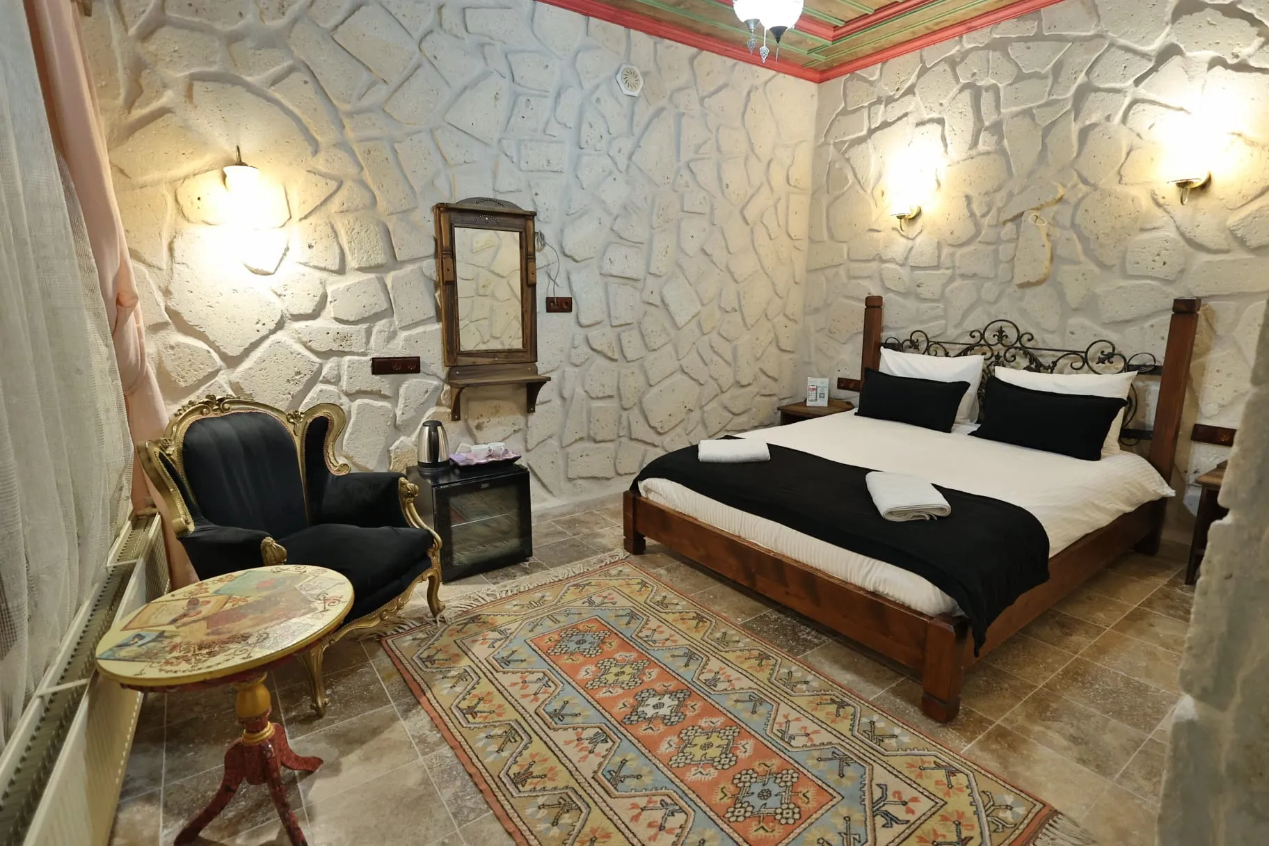 Kapadokya’da Nerede Kalınır? Ürgüp, Göreme ve Uçhisar Bölge Karşılaştırması